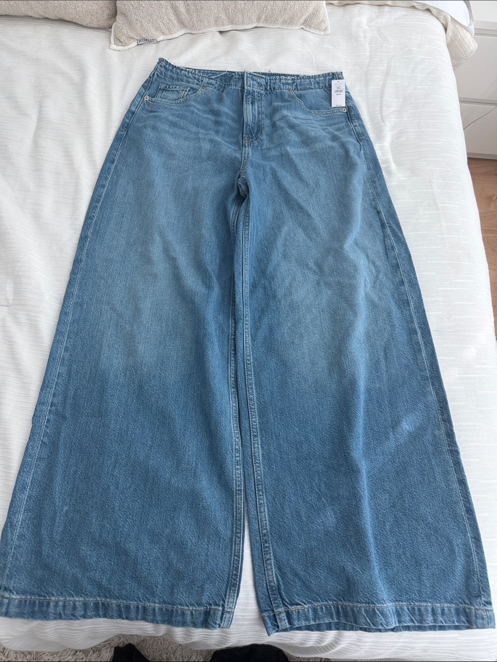 GAP Mid Rise UltraSoft Baggy Jeans